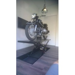 Een heftafel voor een motor online kopen. Webshop Powerplustools.be