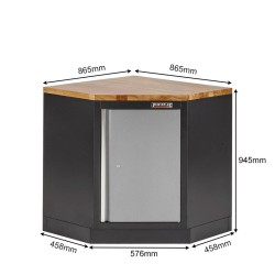 Hoekopstelling garage inrichting met hardhouten werkblad