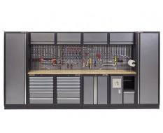 Complete Werkplaatsinrichting, werkbank houten blad, gereedschapskast, gereedschapsbord, 4 x hangkast,17 laden, 392 x 200 cm.