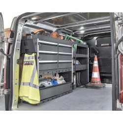 Bedrijfswageninrichting – universele inbouw kast voor bestelwagen – bestelbus 113 x 33 x 112 cm. Bedrijfswageninrichting – universele inbouw kast voor bestelwagen – bestelbus 113 x 33 x 112 cm.