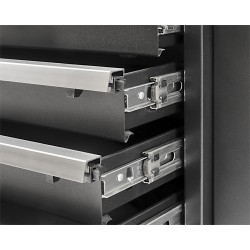 Gereedschapskasten set wandlengte 340 cm. tweedeurs kast, ladenblok, afvalbak, magazijnstelling, matzwart Gereedschapskasten set wandlengte 340 cm. tweedeurs kast, ladenblok, afvalbak, magazijnstelling, matzwart