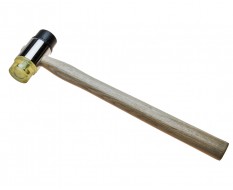 Hamer met verwisselbare kunststof koppen – uitdeukhamer met houten steel.