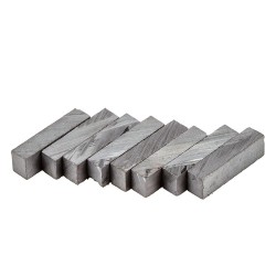 Set van 8 stuks blokmagneten 21 mm lang  / keramische Ferriet magneten 